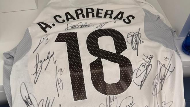 Álvaro Carrera, en una acción con Osasuna (Foto: Cordon Press)