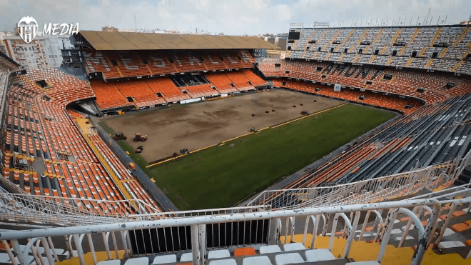 Renovación del césped de Mestalla este verano