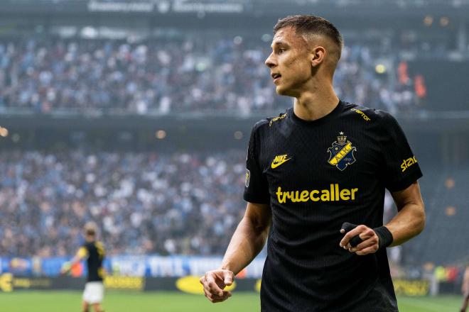 Filip Benkovic en un partido oficial con el AIK sueco. (Foto: Cordon Press)