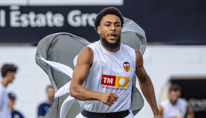 Danjuma entrena (Foto: Valencia CF)