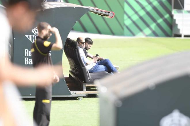 Manu Fajardo y Ladrón de Guevara, en el entrenamiento del Betis en La Cartuja (Foto: Kiko Hurtado)