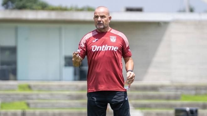 Paco López, en un entrenamiento (Foto: CD Leganés).