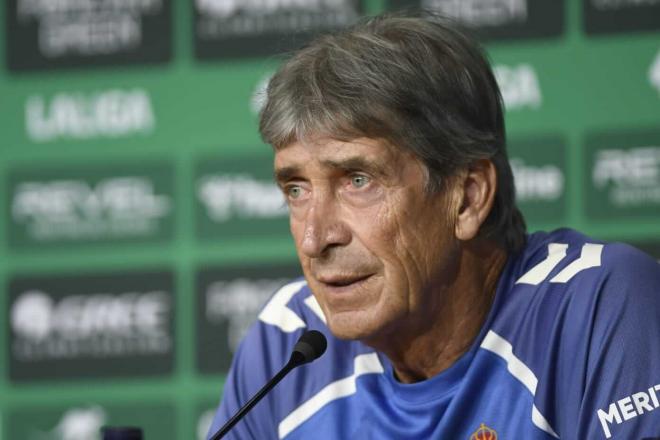 Manuel Pellegrini, en la rueda de prensa previa al Betis-Alavés (Foto: Kiko Hurtado).