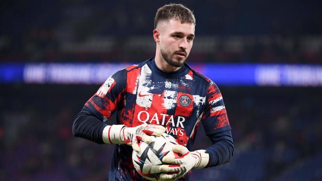 Arnau Tenas, con el PSG (Foto: CordonPress).