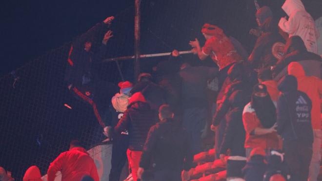 Batalla campal entre Independiente y la U. de Chile (Redes Sociales)