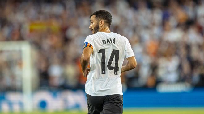 Gayà ante la Real Sociedad (Foto: Valencia CF)