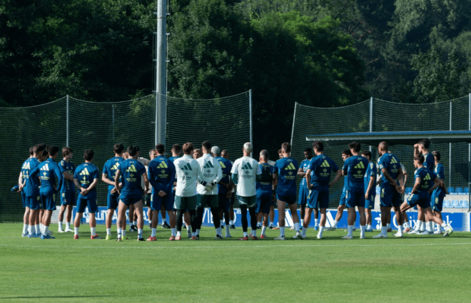 La plantilla azul en una sesión de pretemporada. (Foto: RO)