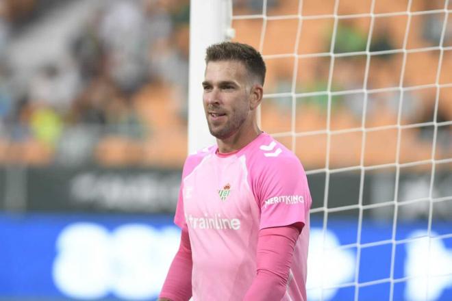 Adrián San Miguel, con el Betis (Foto: Kiko Hurtado)