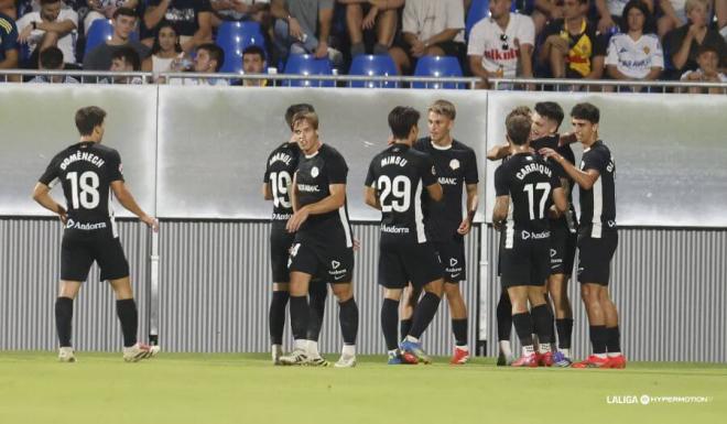 Los jugadores del Andorra celebran el gol de Lautaro (FOTO: LALIGA).
