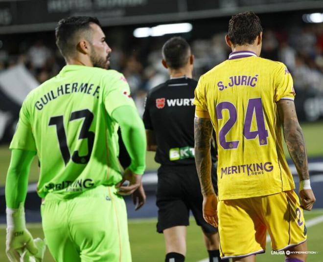 Juric y Guilherme saltan al campo en Castalia.