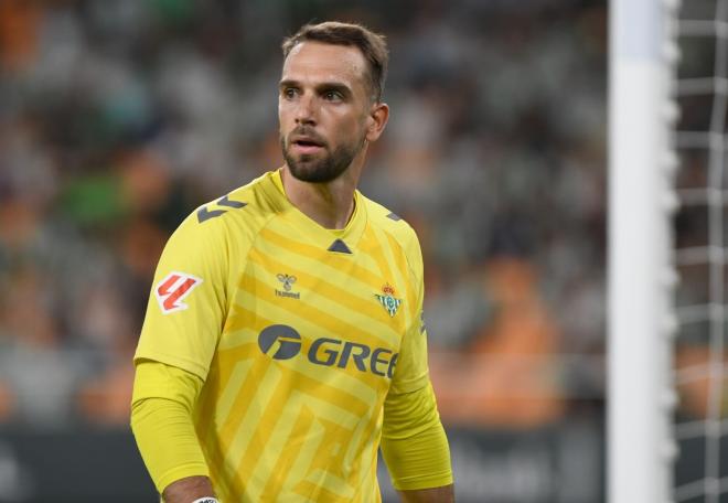 Pau López, ante el Alavés (Foto: Kiko Hurtado)