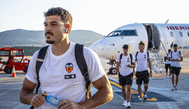 Convocatoria del Valencia CF y vuelo en avión (Foto: Valencia CF)