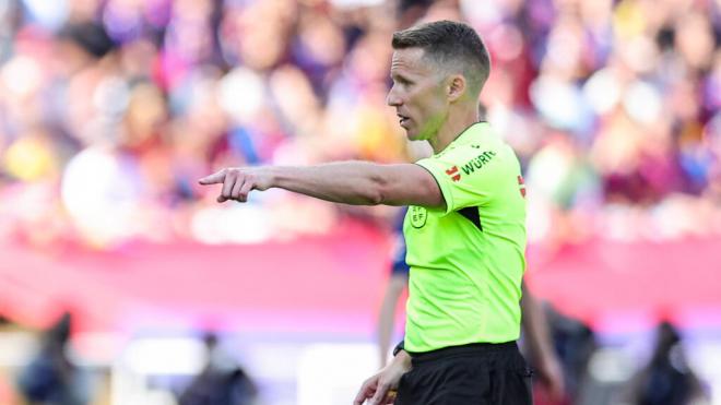 Hernández Hernández en un partido de LALIGA (Cordon Press)