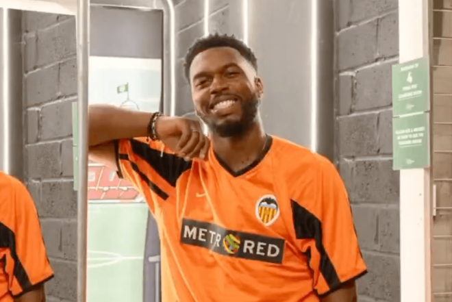 Sturridge con la camiseta de Pablo Aimar