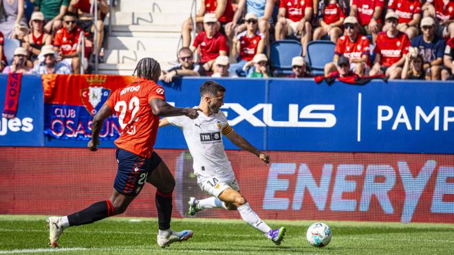 José Luis Gayà ante el CA Osasuna (Foto: Valencia CF)