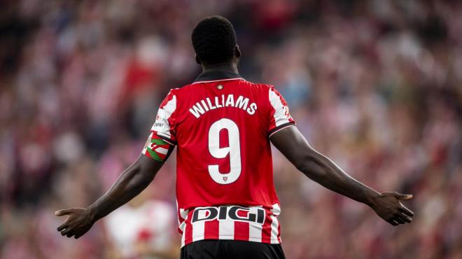 Gesto de Iñaki Williams ante el Rayo en San Mamés (Foto: Athletic Club).