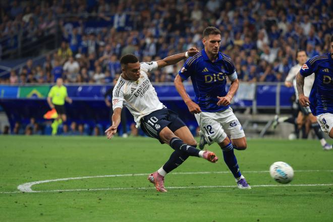 Kylian Mbappé en el 0-1 frente al Real Oviedo (Foto: Cordon Press)