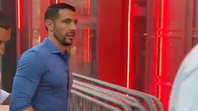 Geoffrey Moncada, llegando al Sánchez-Pizjuán.