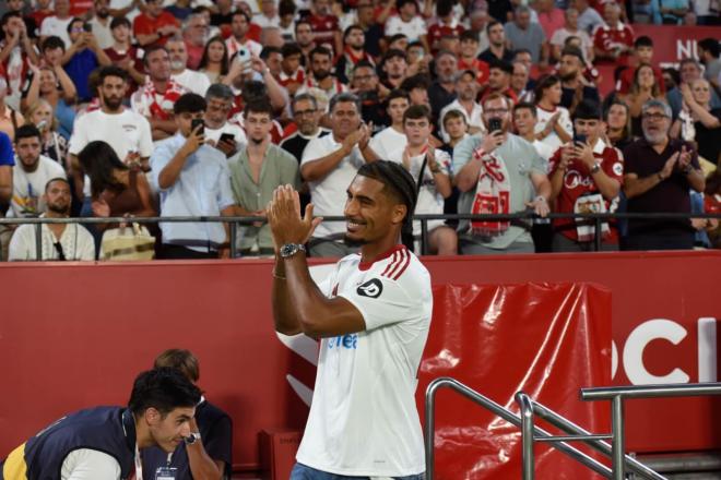 La despedida de Badé del Sevilla (Foto: Kiko Hurtado)