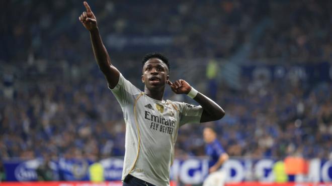 Vinicius en el Carlos Tartiere (Foto: Cordon Press)