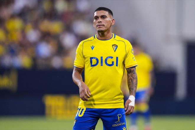 Brian Ocampo, durante un partido del Cádiz (Foto: Europa Press).