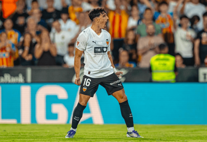 Diego López celebra el gol ante la Real (Foto: Valencia CF)