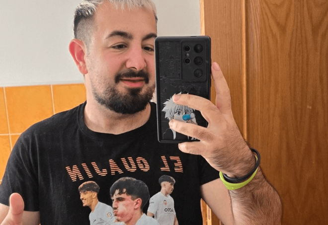 Papi Gavi con una camiseta de Diego López (Foto: Papi Gavi)