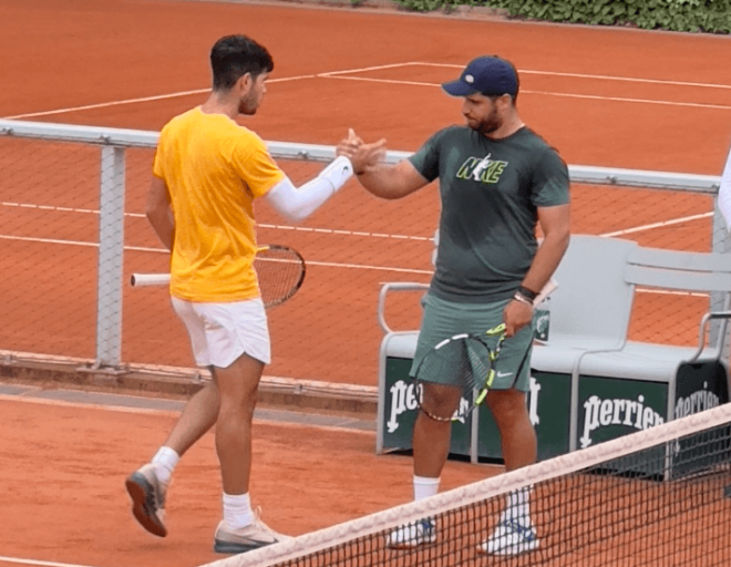 Carlos Alcaraz y su hermano Álvaro (Foto: X)