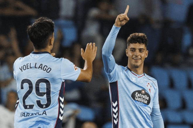 Hugo Álvarez celebra su gol con Yoel Lago (Foto: LaLiga).