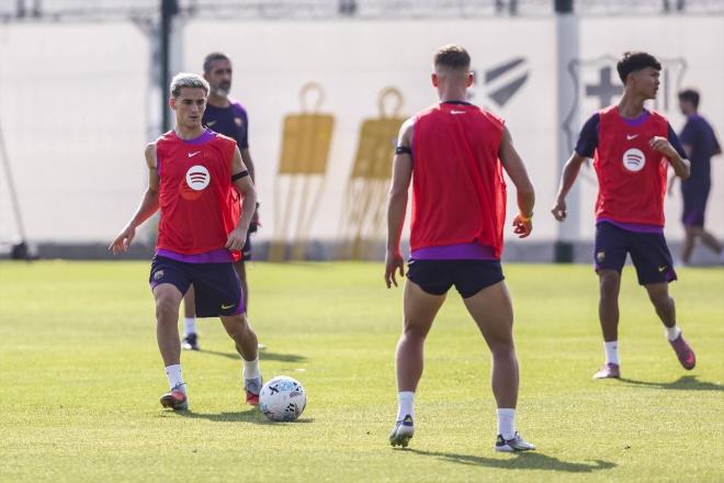 Pablo Gavi, en un entrenamiento con el FC Barcelona (Europa Press)