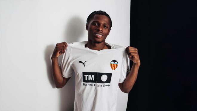 Largie Ramazani, nuevo jugador del Valencia CF (Foto: Valencia CF)