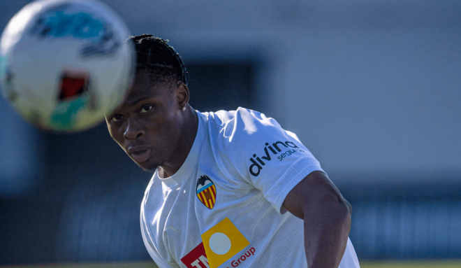 Largie Ramazani se entrena (Foto: Valencia CF)