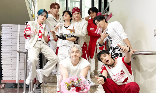 Seungmin del grupo Stray Kids con la camiseta de Pablo Aimar