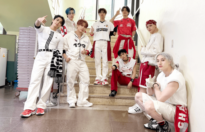 Seungmin del grupo Stray Kids con la camiseta de Pablo Aimar