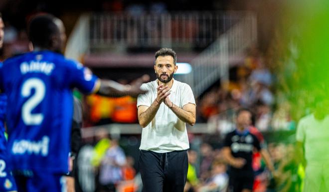 Carlos Corberán en Mestalla (Foto: Valencia CF)