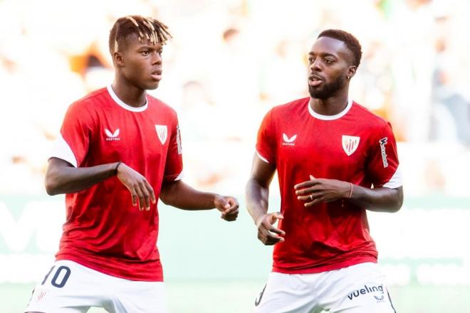 Los hermanos Williams calientan para jugar ante el Betis en La Cartuja (Foto: Athletic Club).
