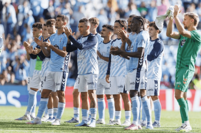 Los jugadores del Celta saludan a la afición en Balaídos (Foto: LaLiga).