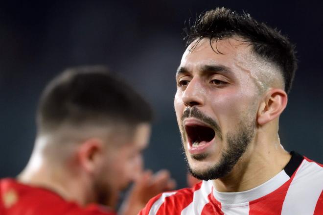 Festejo de Aitor Paredes por su gol ante el Real Betis en La Cartuja de Sevilla (Foto: Athletic Club).