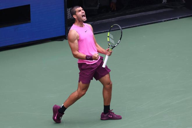 Carlos Alcaraz celebra su punto ante Lehecka en el US Open (FOTO: EFE).