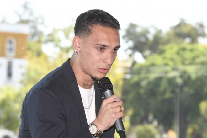 Las lágrimas de Antony en su presentación (Foto: Kiko Hurtado).