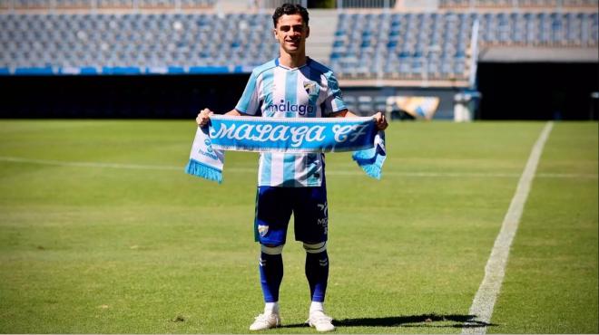 Josué Dorrio, durante su presentación con el Málaga (Foto: MCF).