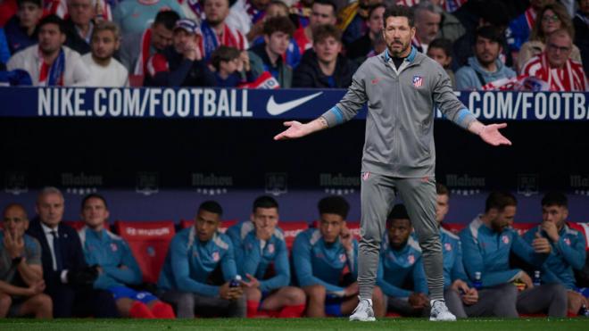 Simeone, en la Copa del Rey con el chándal (Cordon Press)