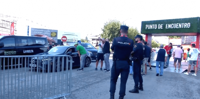 Despligue policial en Laredo (Foto: ElDesmarque)