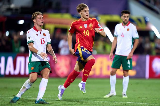 Jesús Rodríguez, durante su debut con España en Bulgaria (Foto: @SeFutbol).
