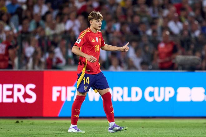 Jesús Rodríguez, durante su debut con España en Bulgaria (Foto: @SeFutbol).