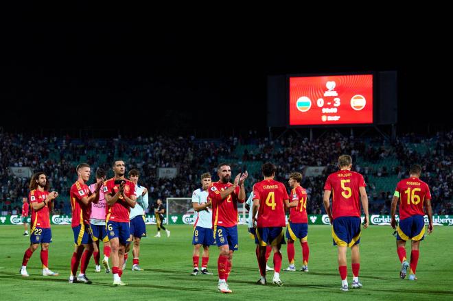 Los jugadores de España celebran la victoria ante Bulgaria (Foto: X).