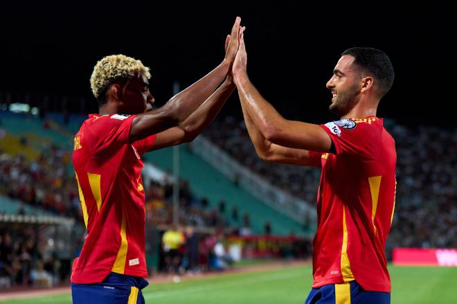 Nico Williams celebra un gol con Mikel Merino (Foto: X).