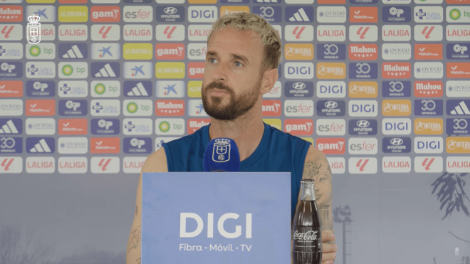 Aarón Escandell, en sala de prensa con el Real Oviedo.