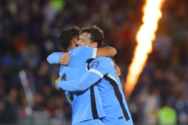 Fede Viñas celebra su gol en el Uruguay-Perú de la fase de clasificación para el Mundial 2026 (F