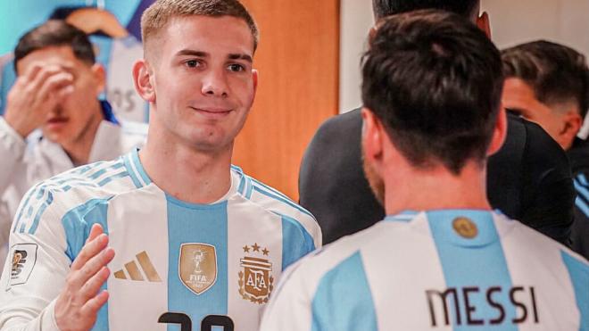 Franco Mastantuono junto a Leo Messi (AFA)